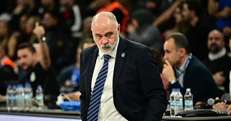 Anadolu Efes koçu Pablo Laso: Saçma top kayıpları yaptık