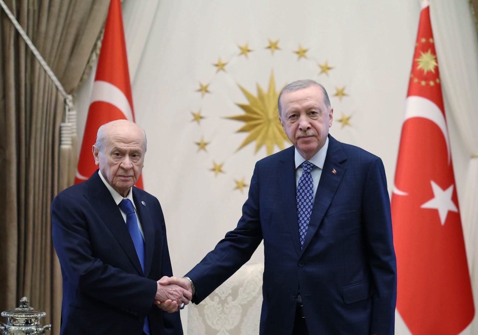 Erdoğan ile Bahçeli Külliye’de Görüştü: Kritik Zirve Bir Saat Sürdü