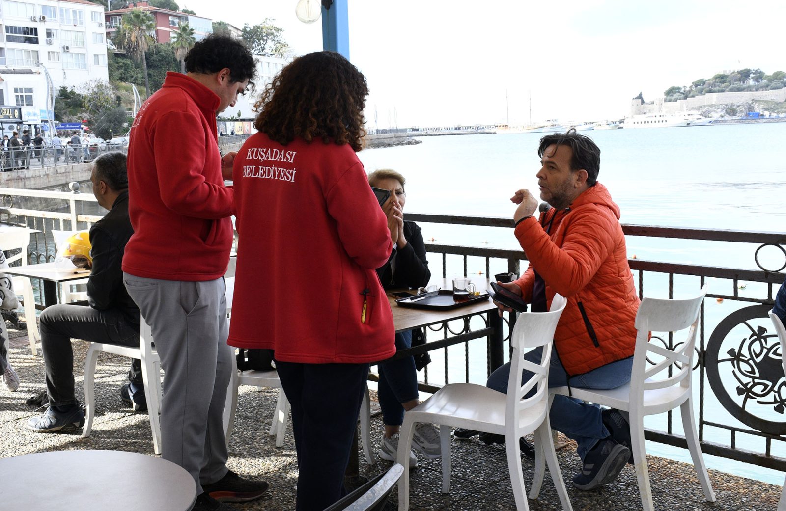 KUŞADASI BELEDİYESİ İLE HALK ARASINDAKİ KÖPRÜ: “GÜVERCİN MASA”
