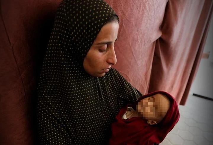 Henüz 7 aylıktı... Gazze'de bir bebek daha açlıktan öldü
