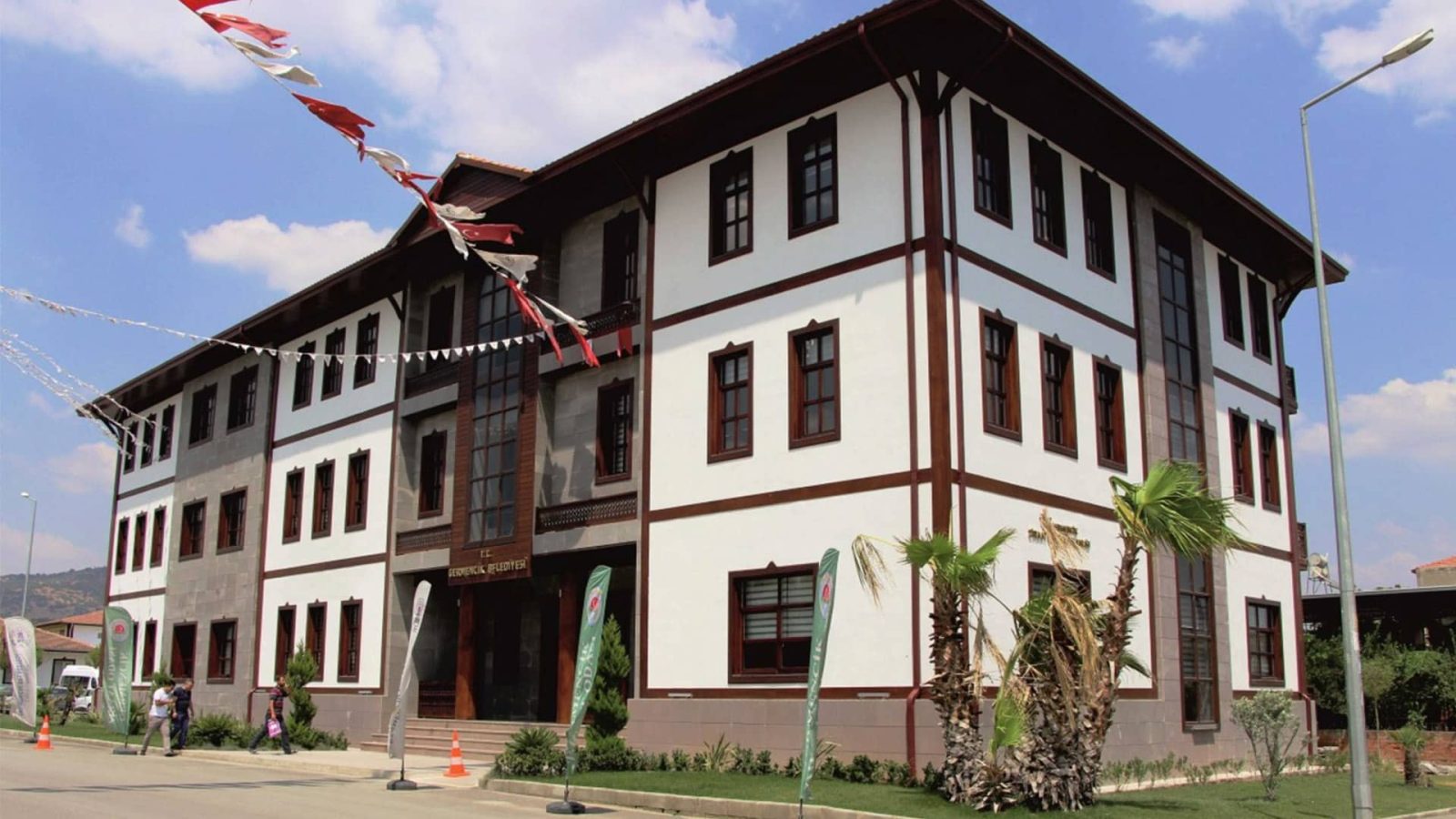GERMENCİK BELEDİYESİ'NDEN 100 MİLYONU GEÇECEK SATIŞ İHALESİ. 45 ADET YER SATACAK