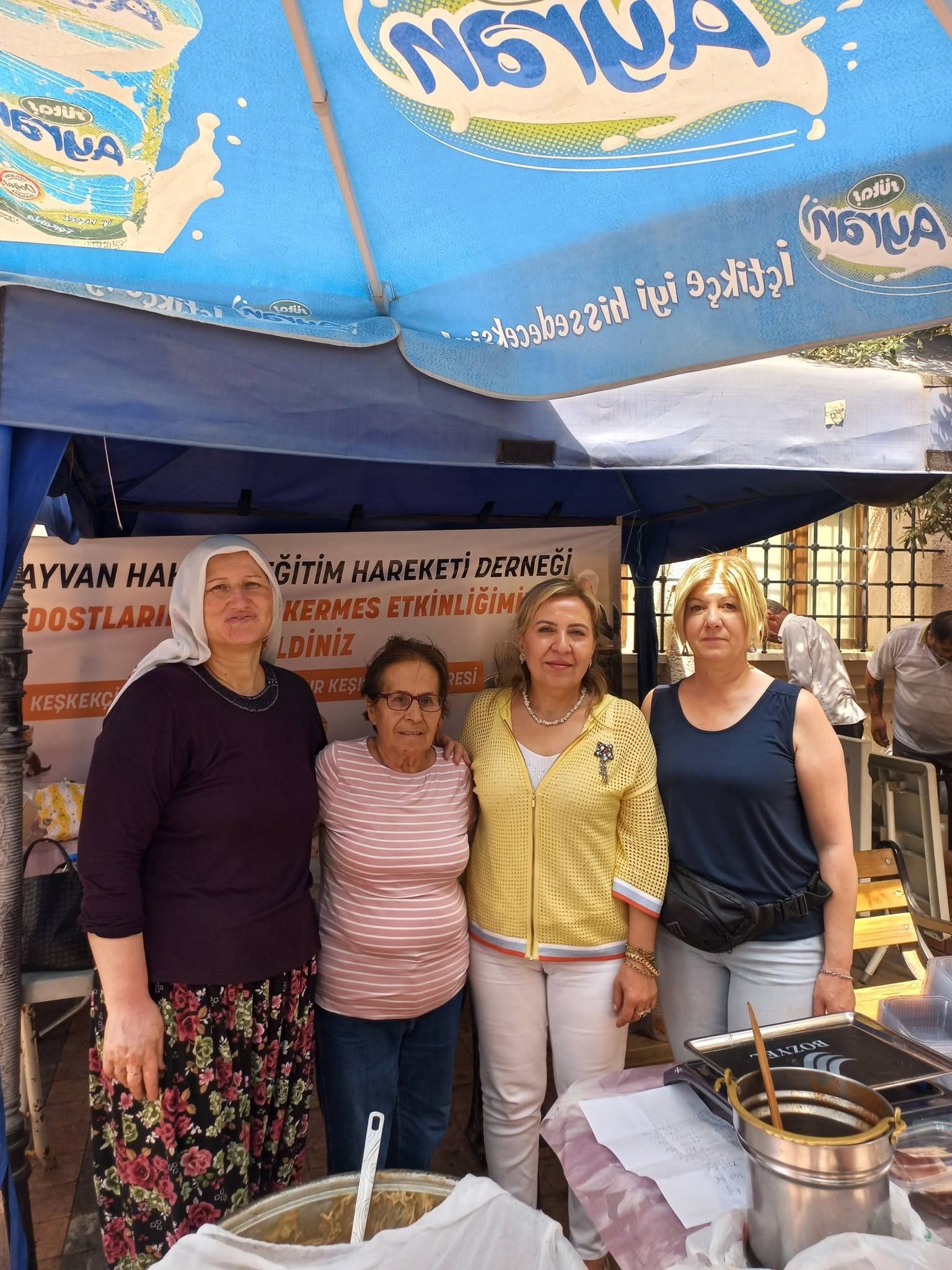 Aydın'da Sokak Hayvanları İçin Kermes Düzenlendi