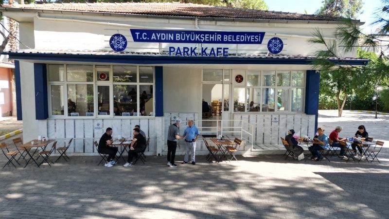 Nazilli'de hizmete açılan Park Kafe vatandaşların uğrak noktası oldu