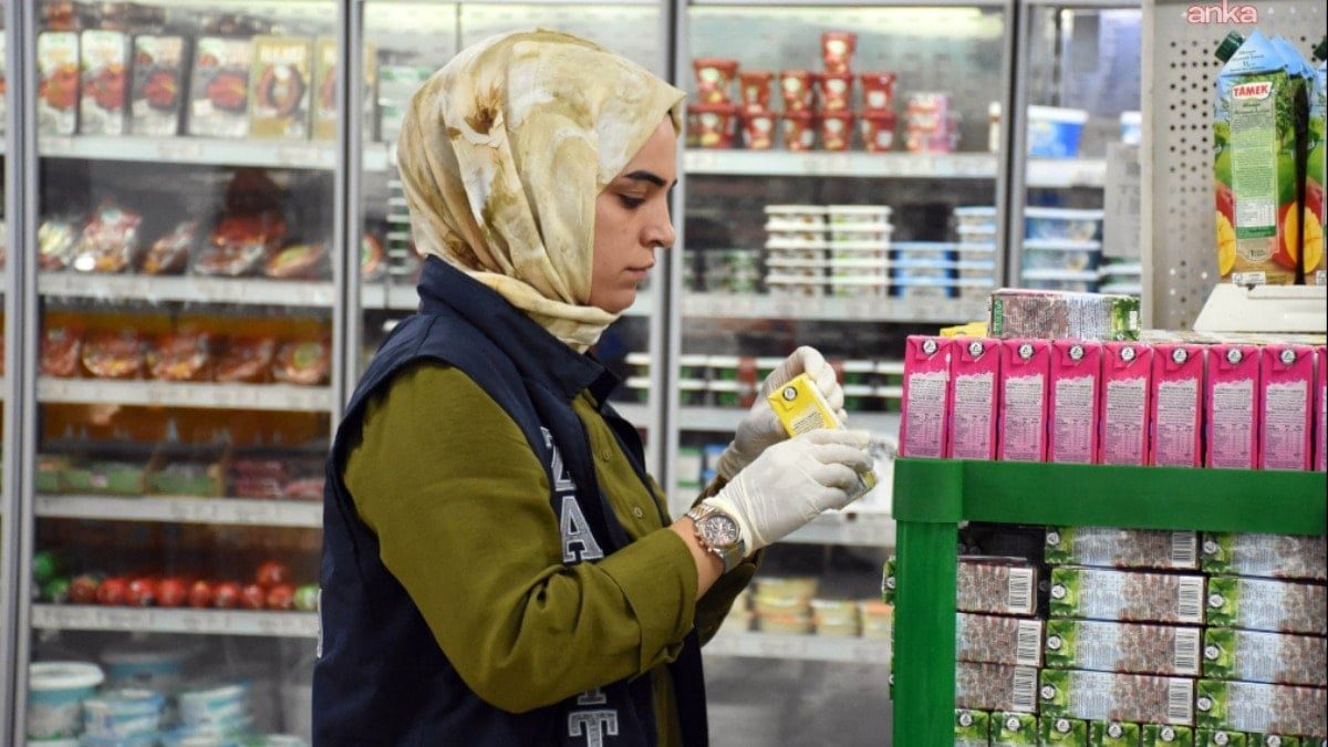 Diyarbakır'da gıda skandalı: 1 ton ürün imha edildi
