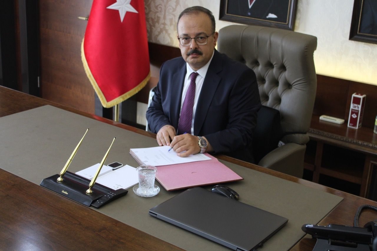 Vali Canbolat’tan Berat Kandili mesajı