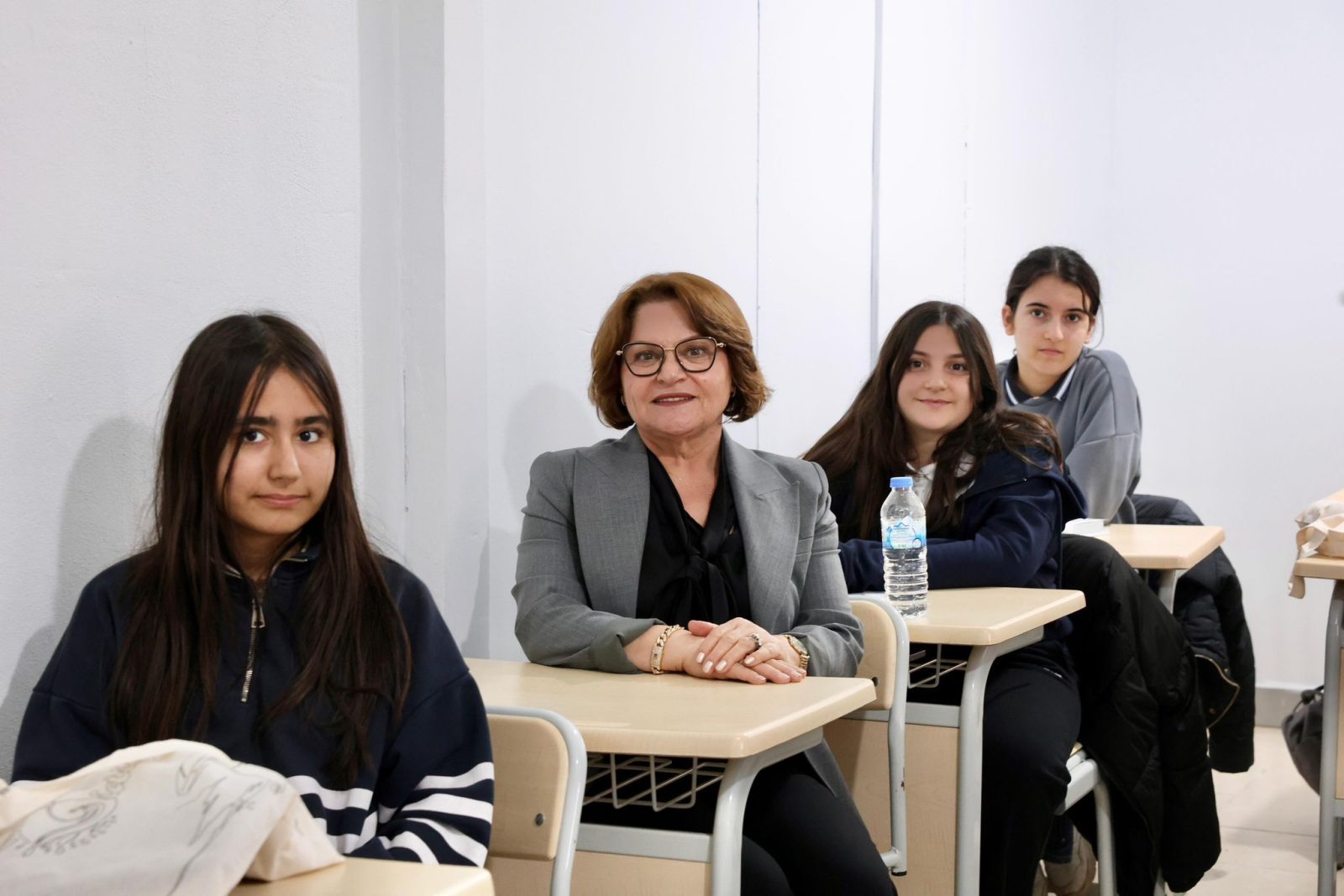 BAŞKAN HATİCE GENÇAY’DAN EĞİTİM DESTEK ATÖLYESİ’NE ZİYARET