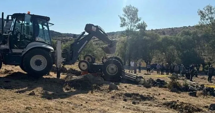 Yaşlı çiftin feci sonu: Traktörün altında kalarak can verdiler!