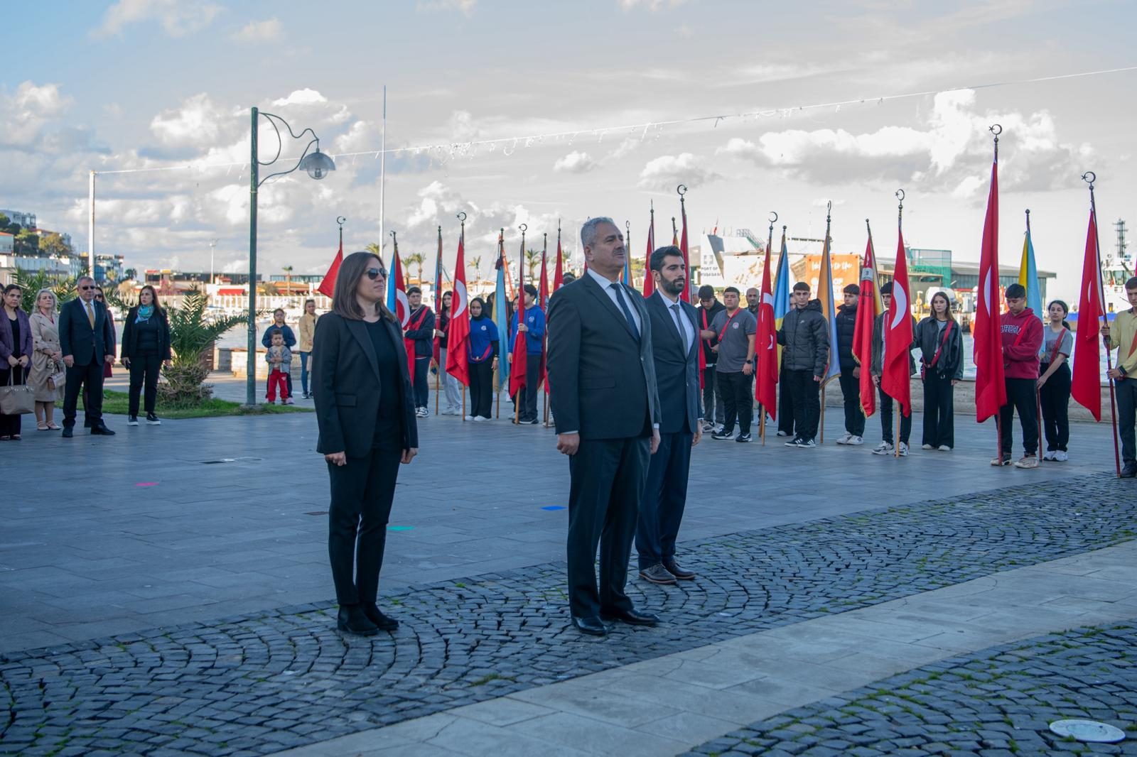 KUŞADASI’NDA 24 KASIM ÖĞRETMENLER GÜNÜ KUTLANDI