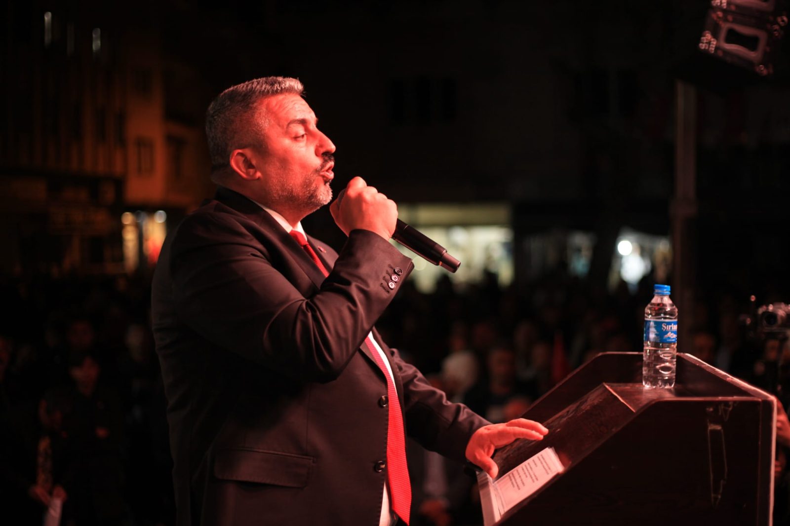 CHP'Lİ GÖKMEN; “UTANMADAN OY İSTİYOR”
