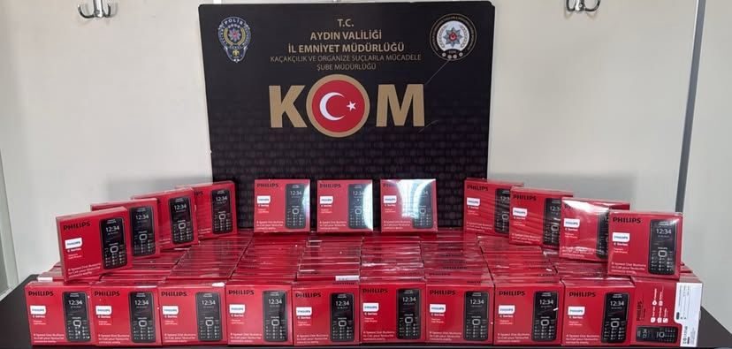 Efeler'de Kaçak Telefon Operasyonu: 100 Cihaz Ele Geçirildi