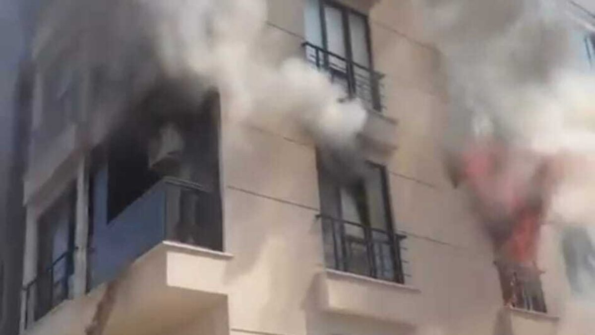 İstanbul'da yangın: 1'i ağır 3 yaralı