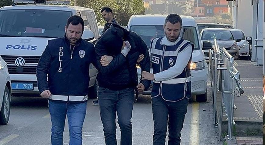 Çocuk tesliminde ortalık karıştı! Eski eşler birbirini darbetti