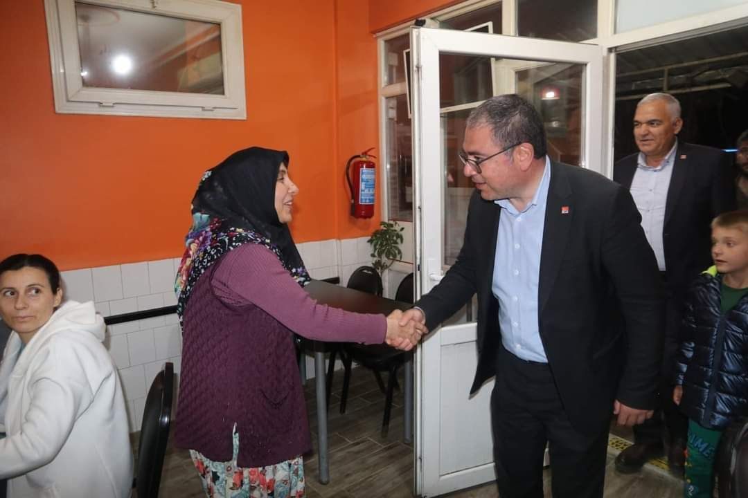 CHP'li Karakoz karınca gibi çalışıyor