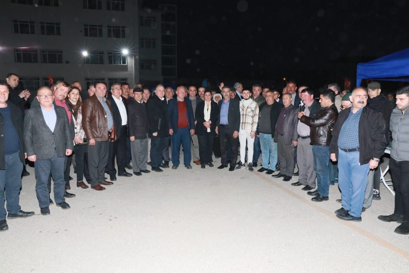 Aydın Büyükşehir Belediyesi vatandaşları iftar sofralarında bir araya getirmeye devam ediyor