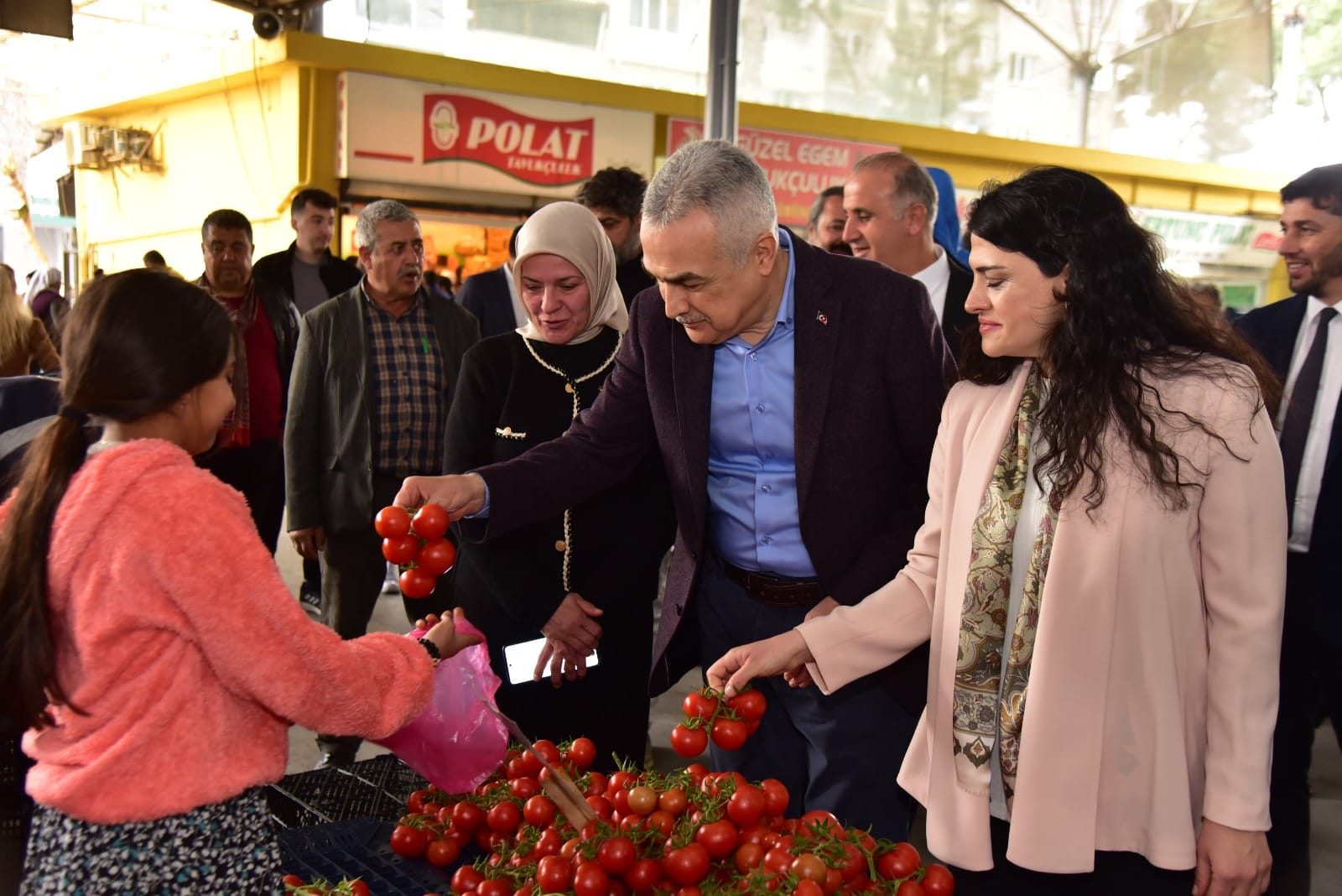 Mustafa Savaş, Pazar Alışverişini İncirliova'dan Yaptı 