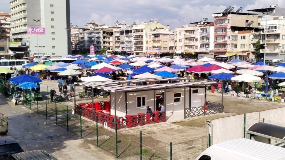 Efeler’de Semt Pazarı Yeni Yerinde Kuruldu