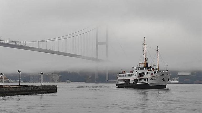 İstanbulda sis Boğazda görüş mesafesi düştü
