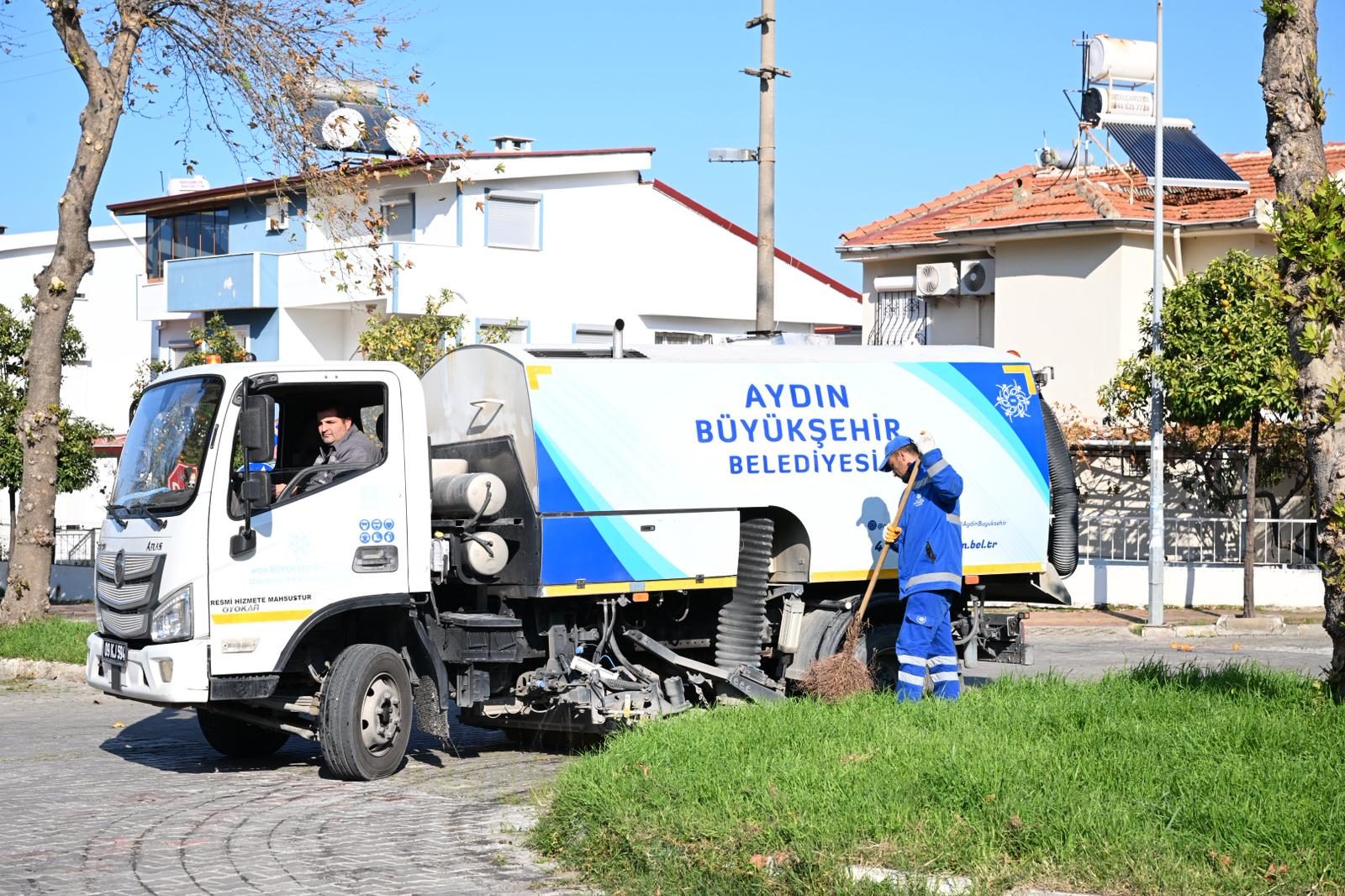 BAŞKAN ÇERÇİOĞLU'NDAN KUŞADASI'NA PIRIL PIRIL DOKUNUŞ